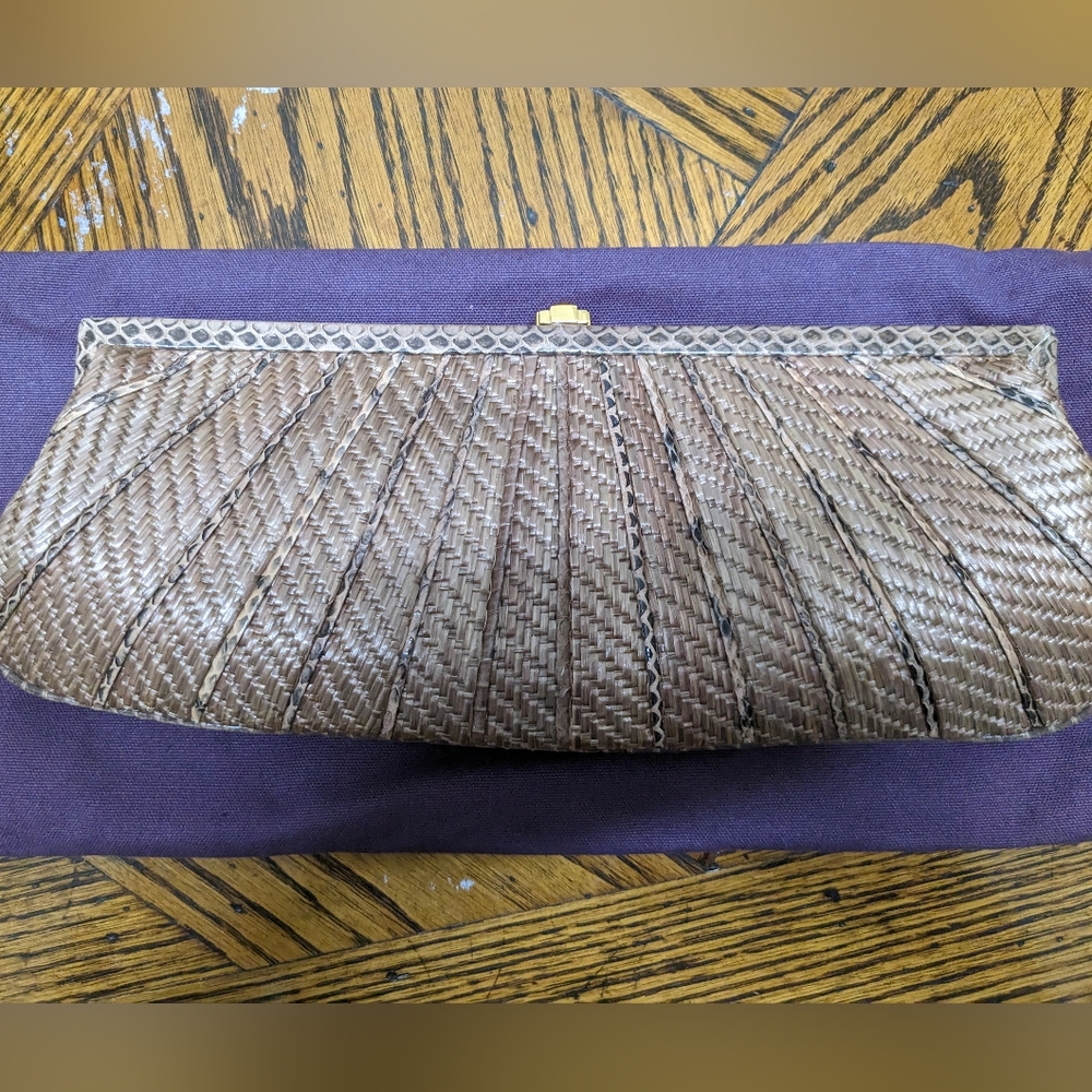 Kotur snakeskin clutch. NWT’s.